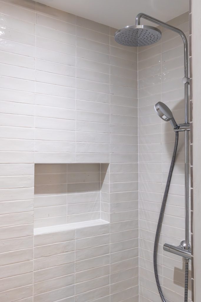 douche en zellige avec niche